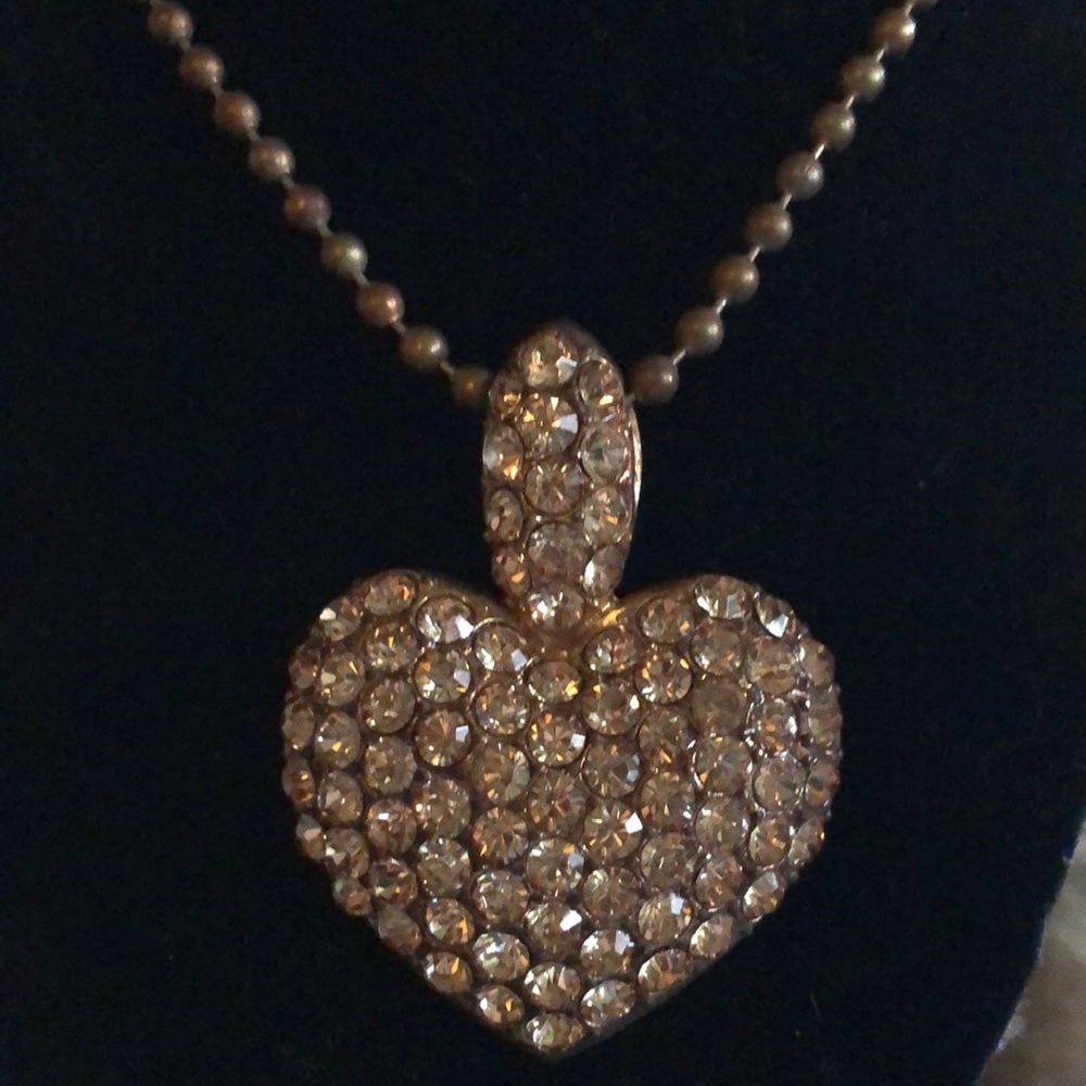 NWT Rosa Flores Crystal Heart Necklace